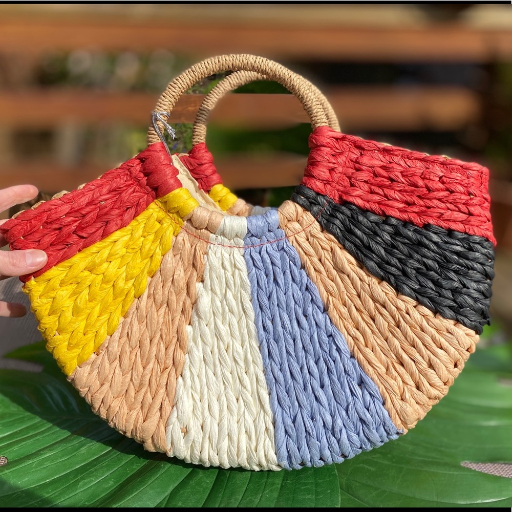 SOLD π NWT Colorful Handmade Woven Rattan Handbag - Picture 2 of 6